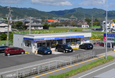 ローソンまで210m