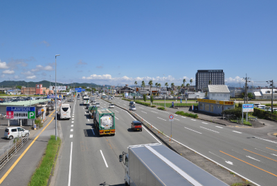 国道11号まで190m