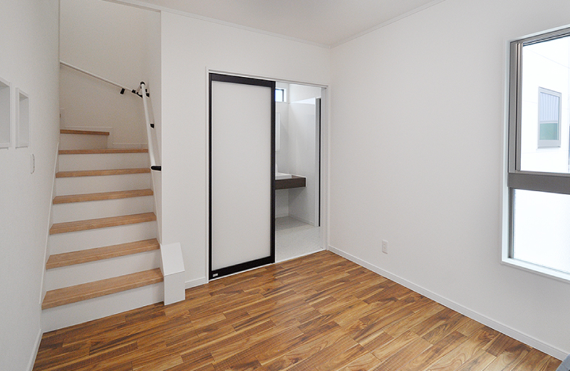 家族が集うダイニングスペース